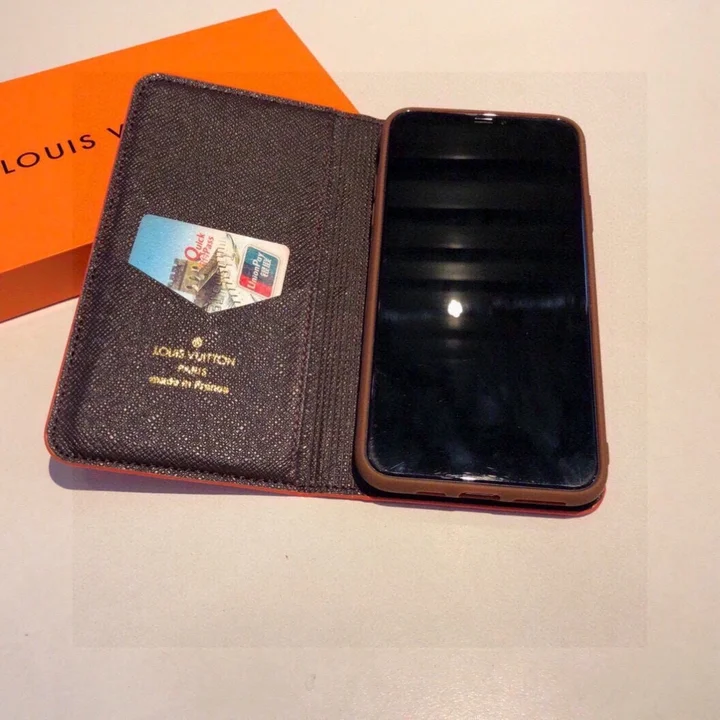 ヴィトン公式サイト iPhone16ケース